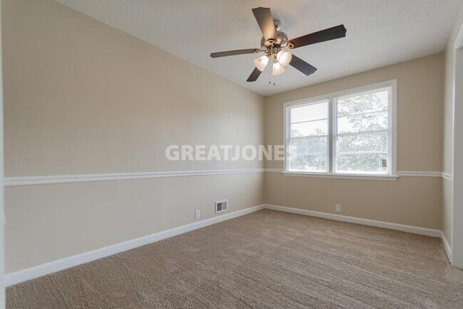Building Photo - 7268 Fontana Dr