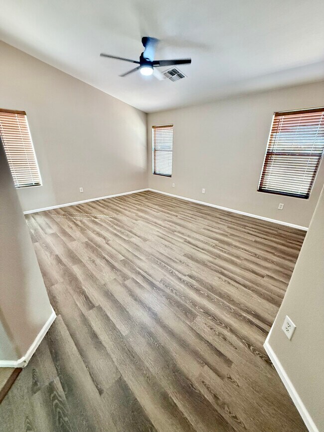 Building Photo - Amazing 4-Bedroom Home W/ POOL Service