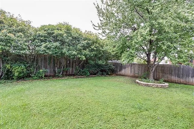 Building Photo - 1400 Lyra Ln