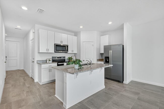 Building Photo - 483 Salisbury Cir