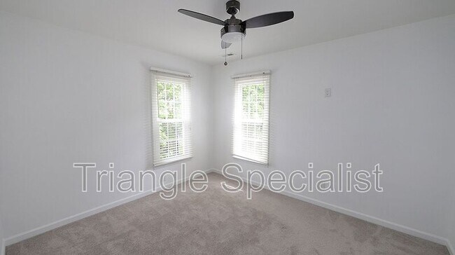 Building Photo - 205 Brook Creek Dr