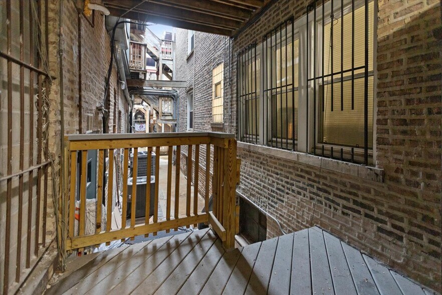Building Photo - 442 W Arlington Pl