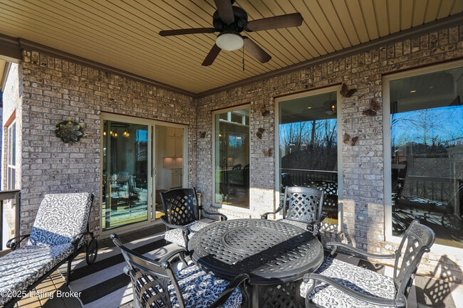 Building Photo - 14000 Glendower Dr