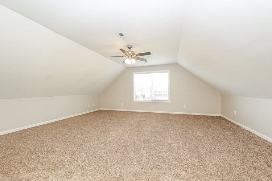 Building Photo - 2402 Audelia Way