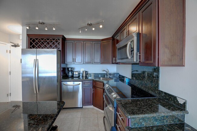Building Photo - 2140 Kuhio Ave.