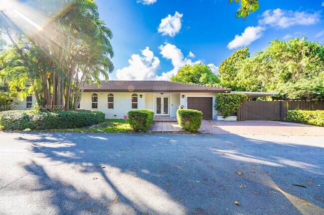 Building Photo - 4400 SW 9th Ln