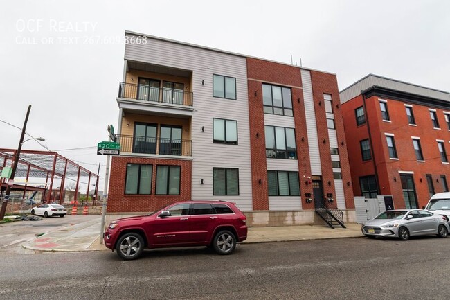 Building Photo - Modern Brewerytown Apartment