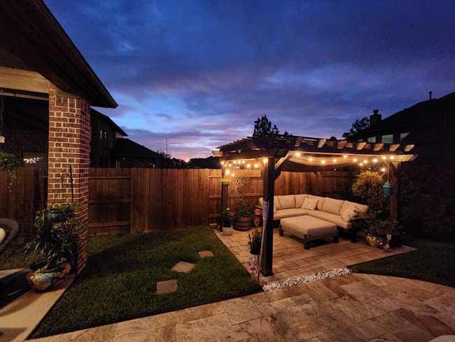 Building Photo - 9707 Lauren Briar Ln