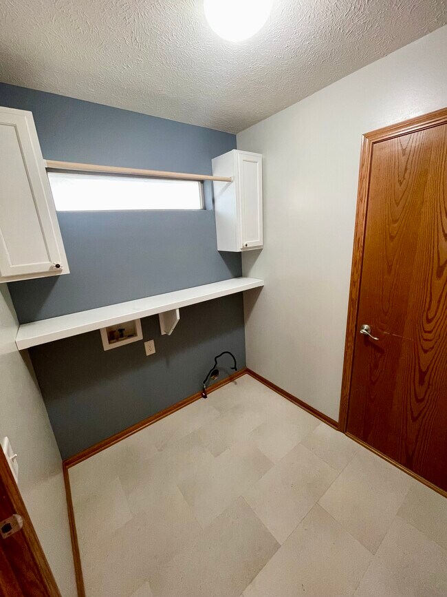 Building Photo - 144 Harmony Cir