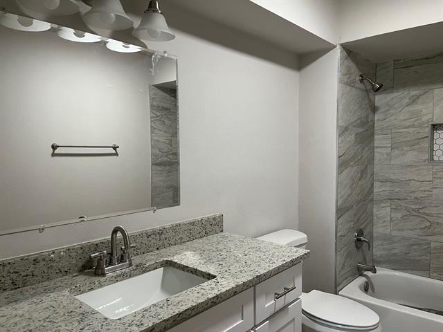 Building Photo - 3410 Columbia Cir