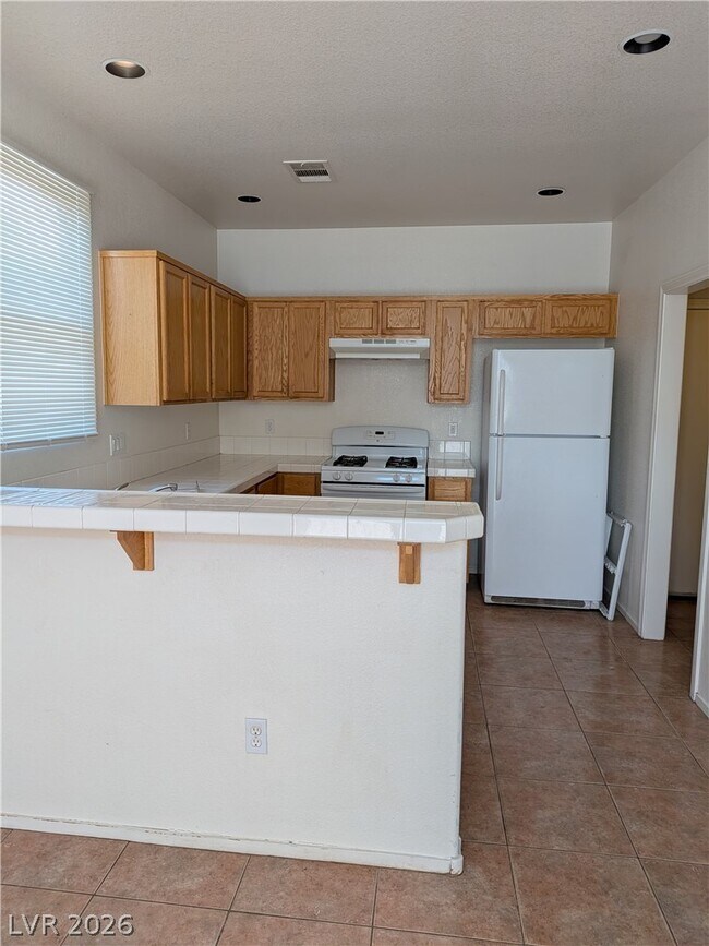 Building Photo - 9269 Adamshurst Ave