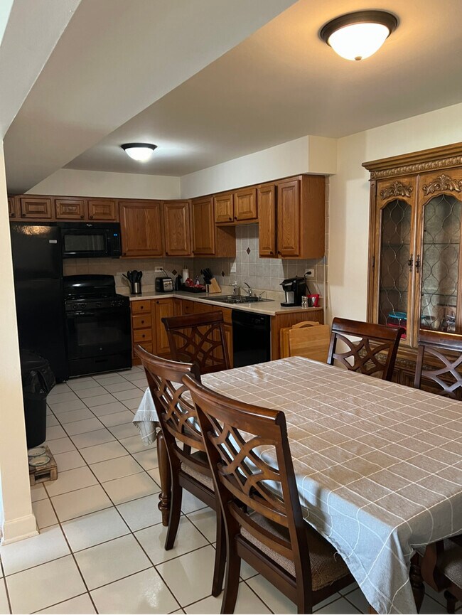 Building Photo - 117 Mullingar Ct