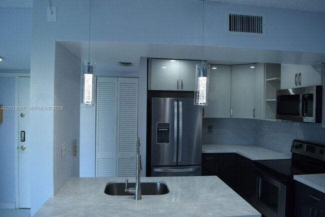 Building Photo - 2075 SW 122nd Ave