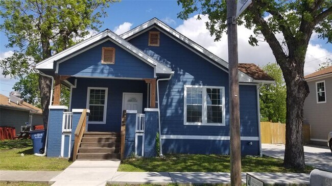 Primary Photo - 407 S Main St