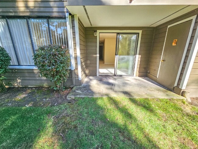 Building Photo - Coming Soon.  Ground level condo near Microsoft Campus! New Paint, New Carpet, and updates throug...