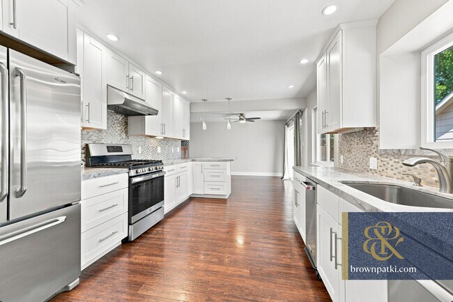 Building Photo - 1042 Madison Ave