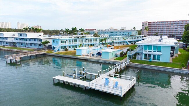 Building Photo - 1840 Shore Dr S
