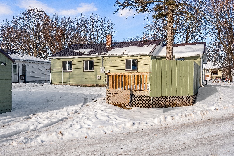 Building Photo - 731 E Division St