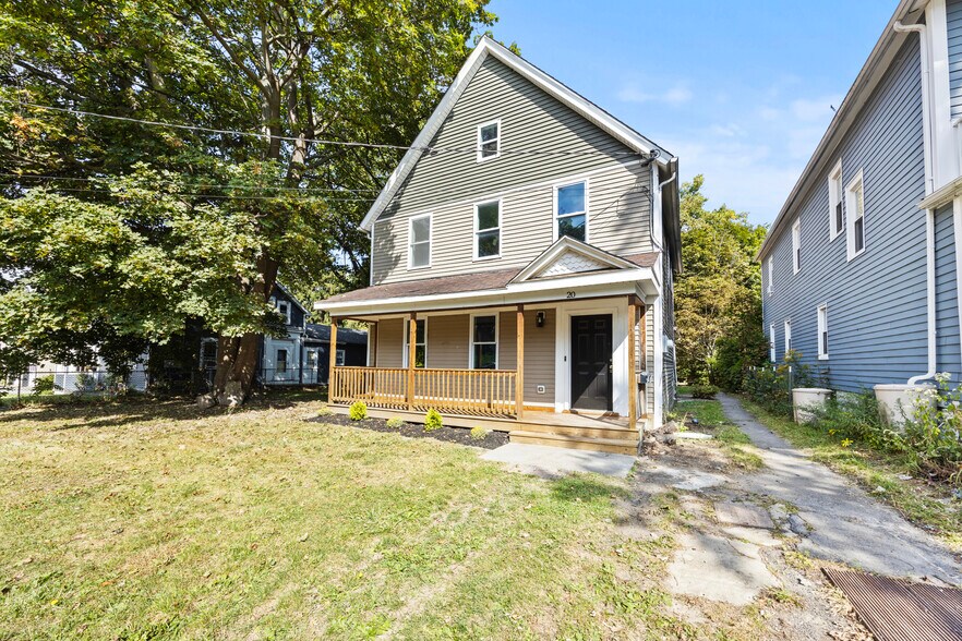 Building Photo - 16 School St