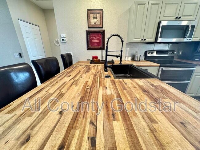 Building Photo - 3921 Cape Haze Dr