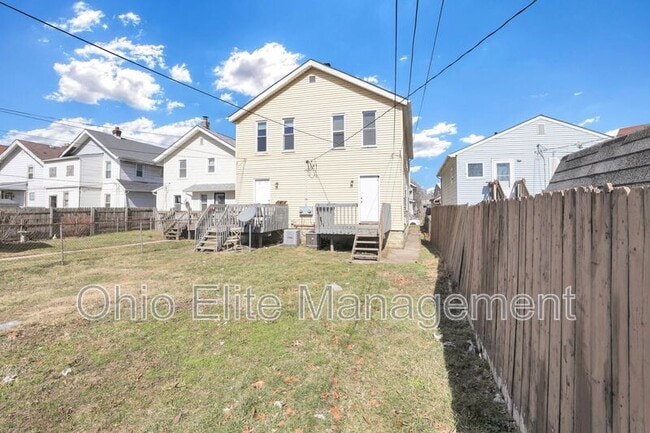 Building Photo - 793 E Starr Ave