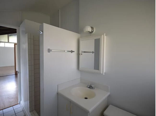 Building Photo - Three bedroom, Two Bath Single Family Home in the Kuliouou-Kalani Iki Neighborhood!