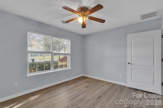 Building Photo - 6340 S Bend Ln