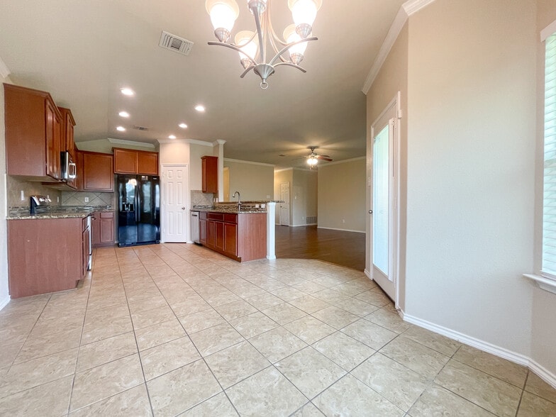 Building Photo - 6617 Cascade Dr