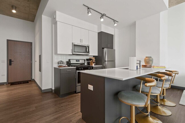 Building Photo - 60 E Randolph St