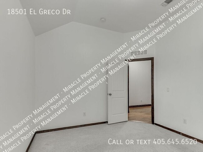 Building Photo - 18501 El Greco Dr