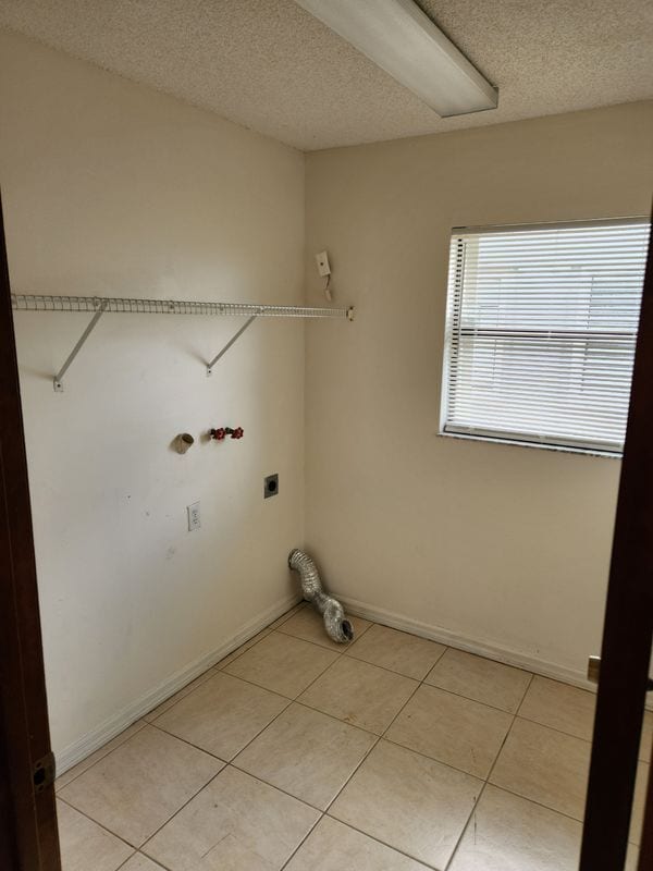 Building Photo - 818-817 7 Gables Cir SE