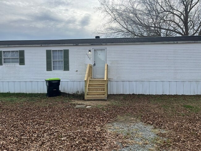 Building Photo - 1700 Lizzie Mill Rd