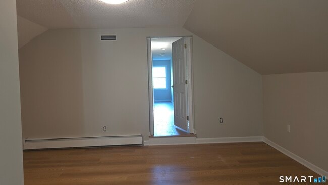 Building Photo - 387 Mixville Rd