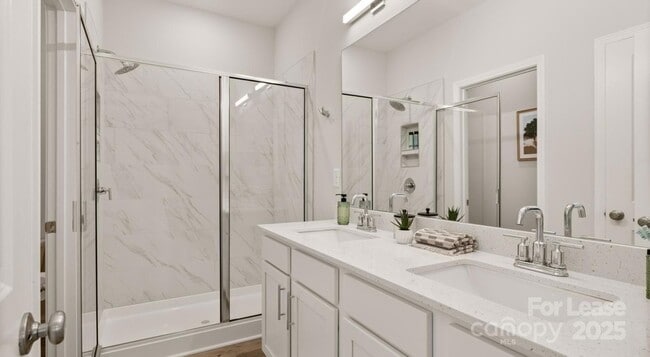 Building Photo - 1748 Marglyn Dr