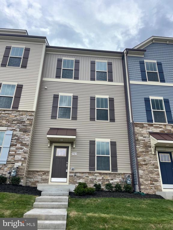 Building Photo - 5903 Garden Walk Dr