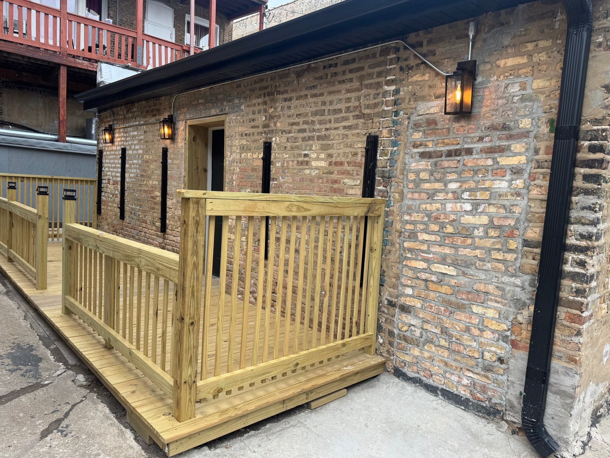 Building Photo - 2651 W North Ave