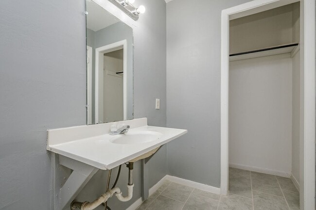 Building Photo - La Luna Luxury Suites