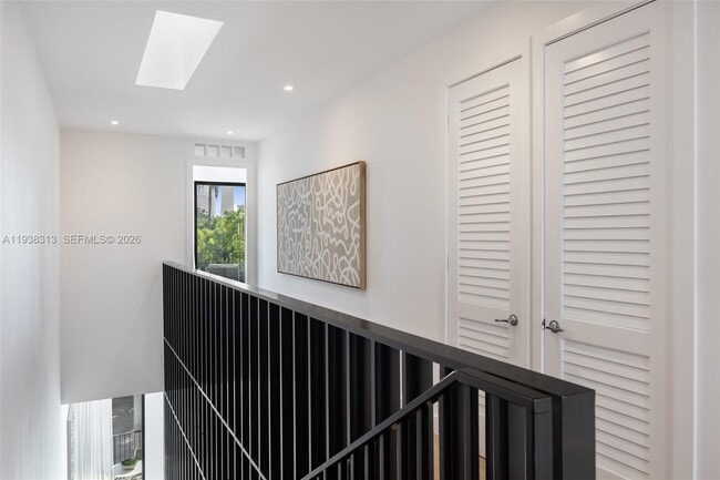 Building Photo - 92 SW 28th Rd