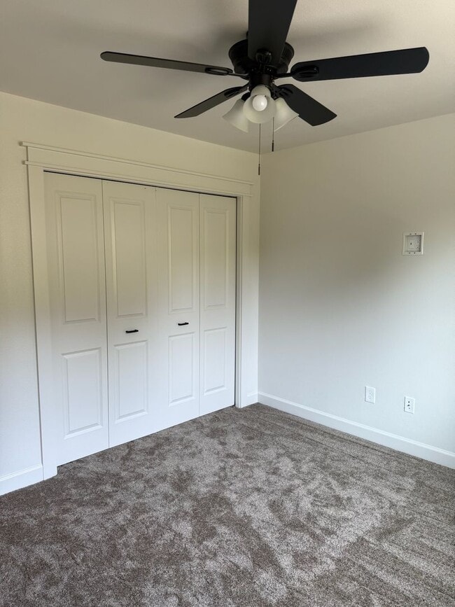 Building Photo - Charming 3 Bedroom, 2 1/2 Bath Farmhouse S...