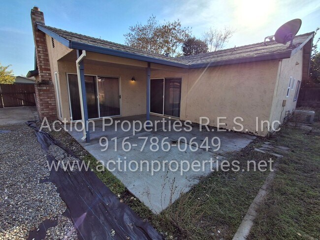 Building Photo - Antelope R.V. Parking, Single Story: Large Yard: RV Parking: 3 Bed, 2 Bath - Foothill Farms/Antelope