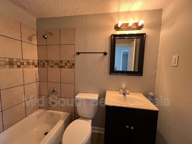 Building Photo - 481 Tuton Cove