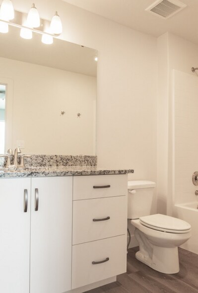 Building Photo - 1535 E 320 S