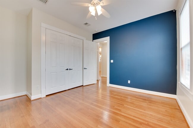 Building Photo - 401 Willard St