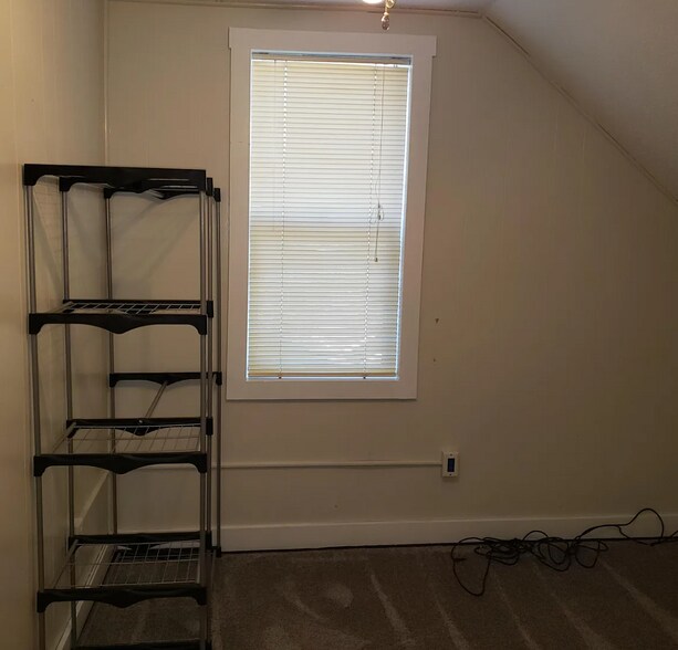 Upstairs Bedroom #3 9.7' by 9.7' - 709 N Rowley St