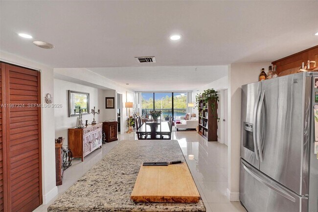 Building Photo - 20515 E Country Club Dr