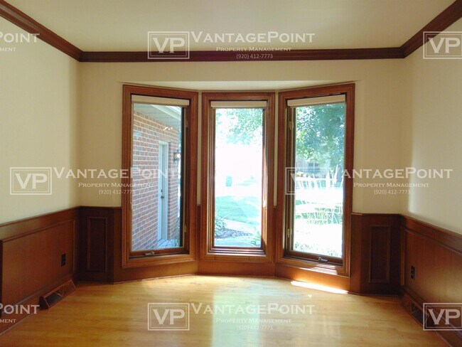 Building Photo - 1482 Parkway Dr