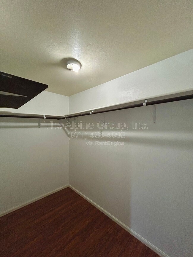 Building Photo - 4905 SW 152nd Ave
