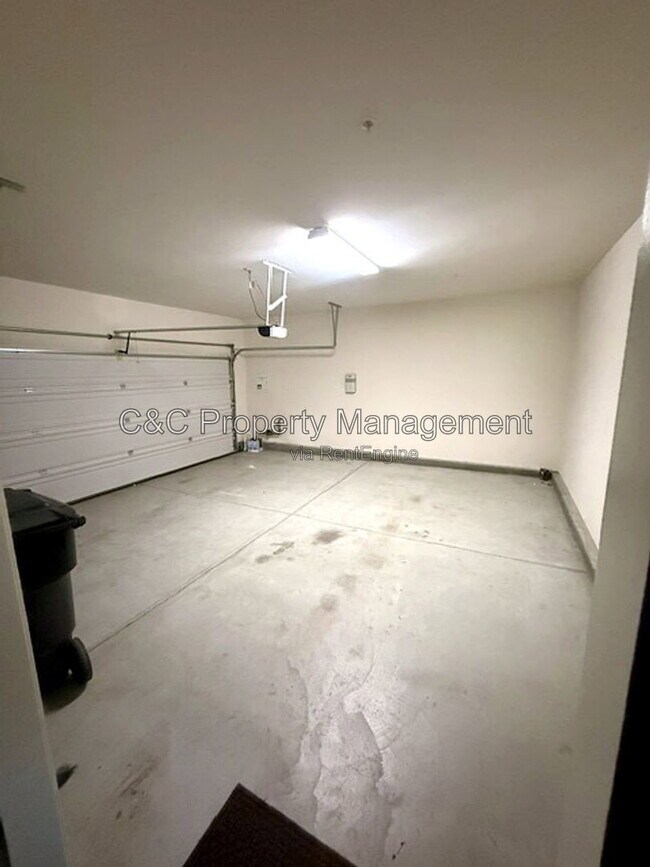 Building Photo - 28405 Wild Rose Ln