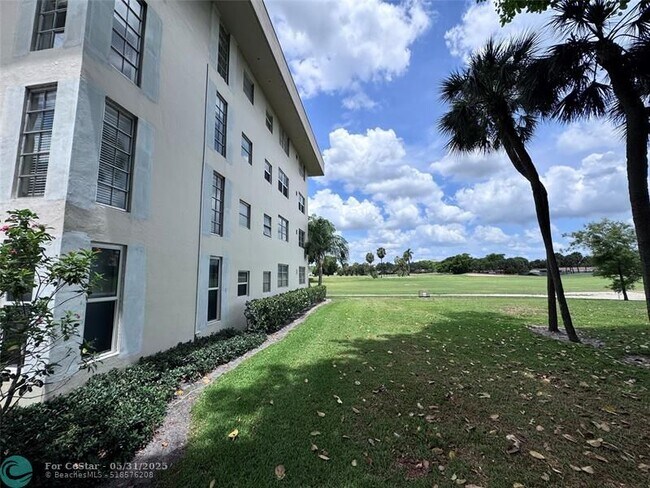 Building Photo - 2601 S Course Dr