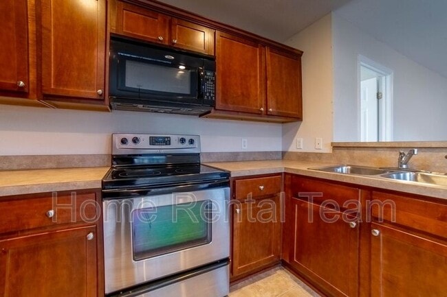 Building Photo - 37 Twin Oaks Pl